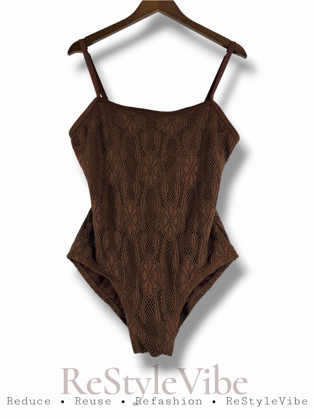 SAND N SUN Women’s Size 1X 16W Swimsuit One Piece Adjustable Straps Lace Lined